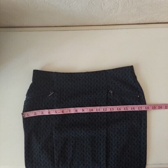 Alfani pencil skirt jersey stretch black gray patterned Sz 6 Petite - Picture 6 of 7